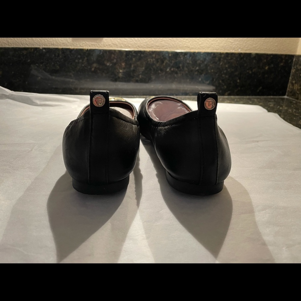 Taryn Rose leather flats